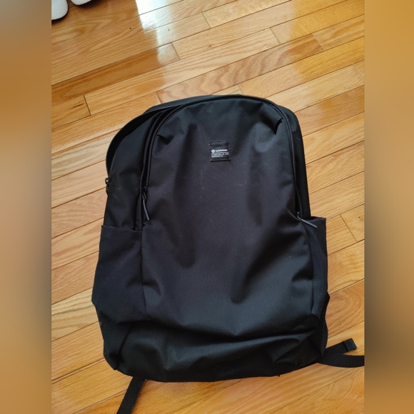 Lululemon liftOS backpack - Picture 2 of 5